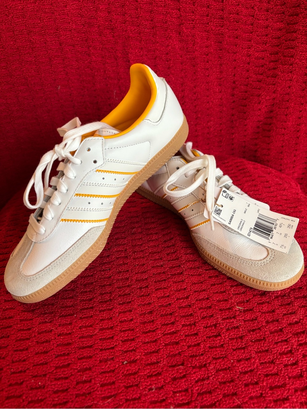 adidas unisex Samba White and Yellow Classic Low-Top Sneakers